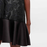 GANNI A1030105 Satin Cloque Mini V-neck kjole - sort