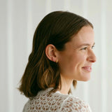 Små guld hoops fra Lea Hoyer