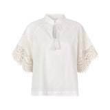 Hvid silke bluse med blonder fra Dea Kudibal