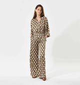 pige i flot silkesæt købt i HAUSFRAU