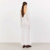 Lang blonde kjole i hvid fra Levete Room