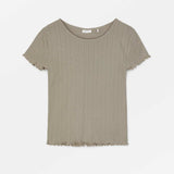 grøn kortærmet t-shirt med hulmønster