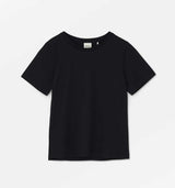 sort enkel t-shirt købt i HAUSFRAU