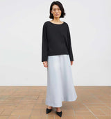 pige i lyseblå nederdel købt i HAUSFRAU