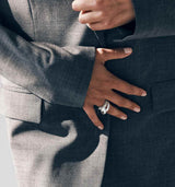 pige med flot sølvring