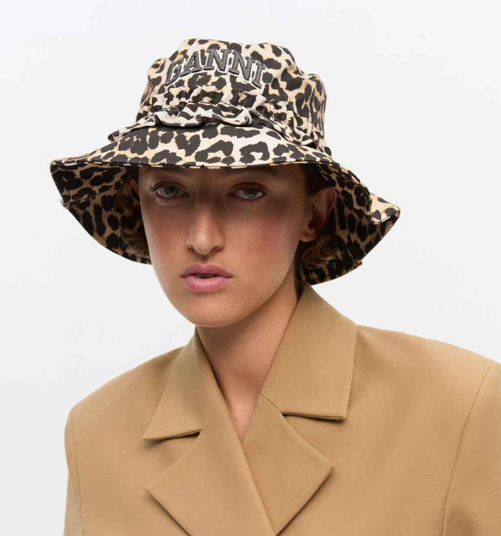 GANNI hat: A6915 bøllehat - leopard ♥ Ganni hatte Online! – HAUSFRAU