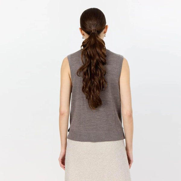 LEVETE ROOM Ismaila 11 vest - walnut
