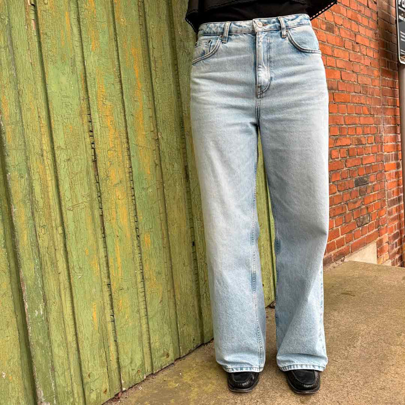 lige, brede Willow jeans fra Skall Studio