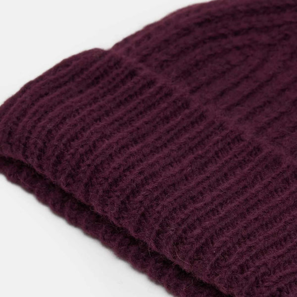 CLOSED Strikket hat - dark raisin red