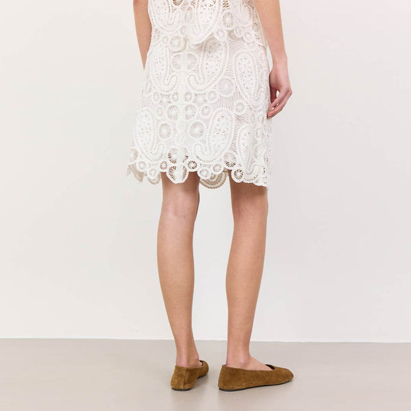 Hvid blonde nederdel fra Levete Room