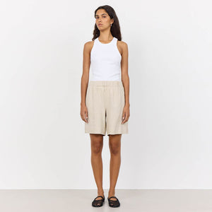 Hør shorts i beige fra Levete Room