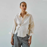 PROEM PARADES Beatrice Pinstripe skjorte - Off White/Black