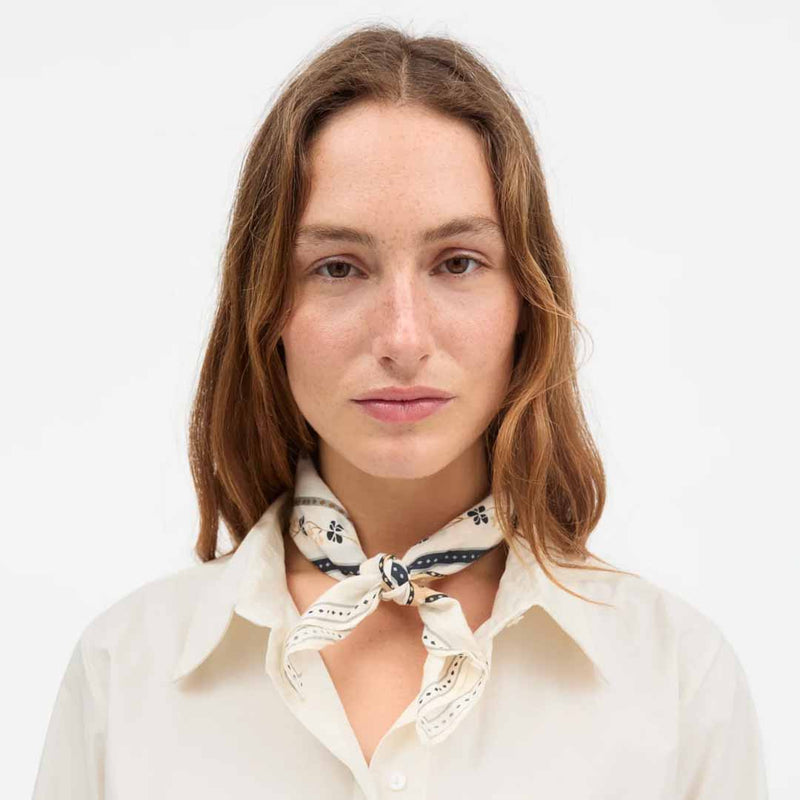 SKALL STUDIO Skall floral scarf 55x55 tørklæde - Ivory